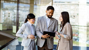 Japanese alt text: 「経営戦略と人事戦略の連動」の現在地と今後の考察