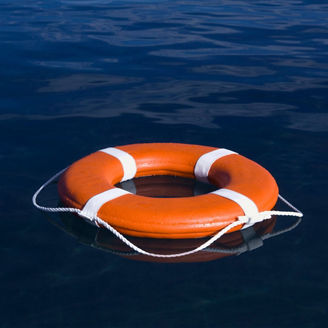 海に浮かんだ浮輪