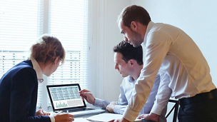 インダストリー