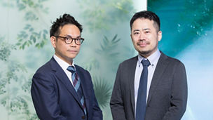 Japanese alt text: 左から　JFEエンジニアリング　白田氏、KPMG　宮原