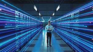 Japanese alt text: 全社的なクラウド活用を推進するCCoE支援サービスを強化