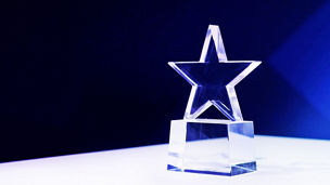 Japanese alt text: 「Coupa Sales Partner of the Year」をEMEA & APJ部門で受賞