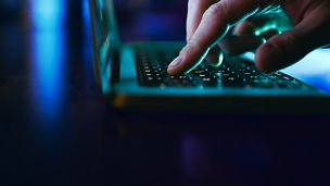 Japanese alt text:  「サイバーセキュリティ主要課題2025」を発表