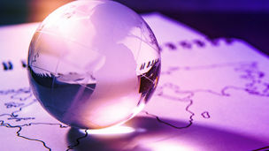 Japanese alt text: 経済安全保障・地政学リスク対応の支援サービスを刷新