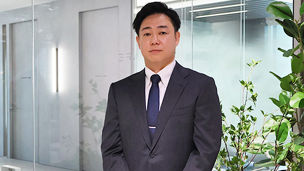 Japanese alt text: KPMGコンサルティング　執行役員　パートナー　堂野 心悟