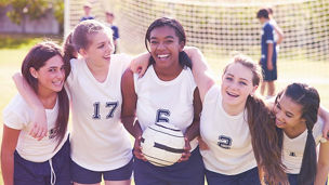 Japanese alt text: 公益社団法人日本女子プロサッカーリーグとソーシャルインパクトパートナー契約を締結