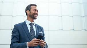 Innovative approach in new start up businesses - business people rely on digital platforms and artificial intelligence assistance