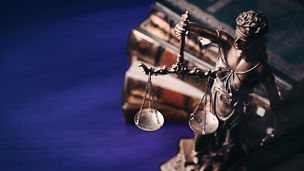 Japanese alt text: 法務・コンプライアンスリスク管理支援