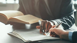 Japanese alt text: 2026年注目法令TOP10　後編：2026年における法令対応上のポイント