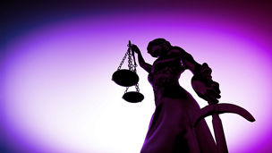 Japanese alt text: 法務機能の高度化・効率化支援