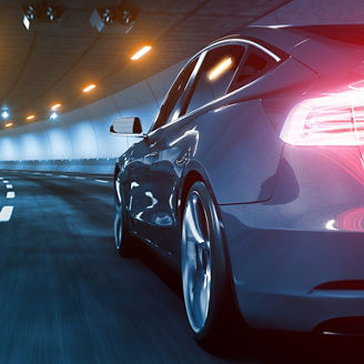 Japanese alt text: 自動車産業変革のアクセルを踏む