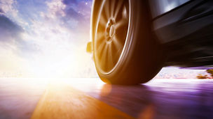 Japanese alt text: 自動車産業が拓く次の一手～変化を駆動力に～