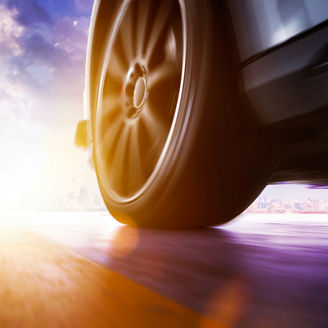 Japanese alt text: 自動車産業が拓く次の一手～変化を駆動力に～