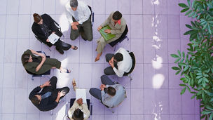 Japanese alt text: 事例に学ぶ企業コンプライアンス最前線