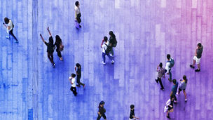 たくさんの人のシルエット