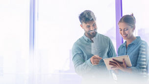 Japanese alt text: KPMG and Oracle