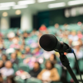壇上のマイク
