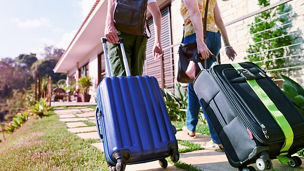 Japanese alt text: 観光DX　～デジタル化する観光～