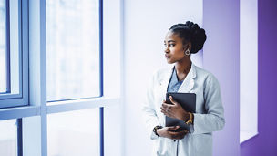 Japanese alt text: 医療DXのインフラとして見たマイナ保険証の役割とは