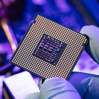 Japanese alt text: 半導体業界向け非開示データ活用・企業特化型AI導入支援