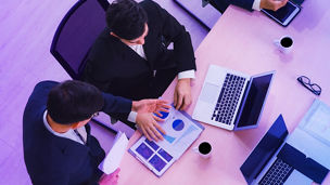 トップビューからのビジネスピープルグループ