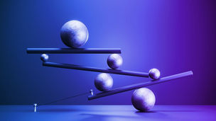 Japanese alt text: 戦略策定／組織再編