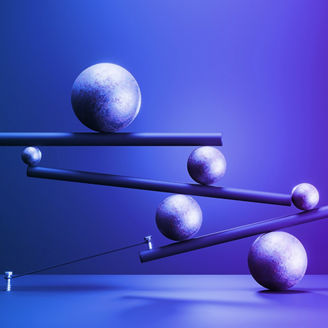 Japanese alt text: 戦略策定／組織再編