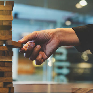 バランスを保つ積木