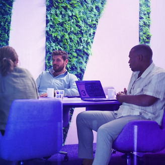 Japanese alt text:戦略的なサステナビリティデータ活用のプロセス構築支援