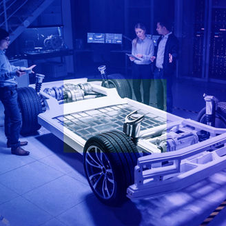 Japanese alt text: 車の研究風景