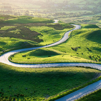 カーブが続く道