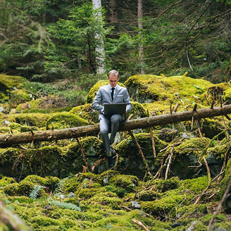 Japanese alt text: 待ったなしのESG対応