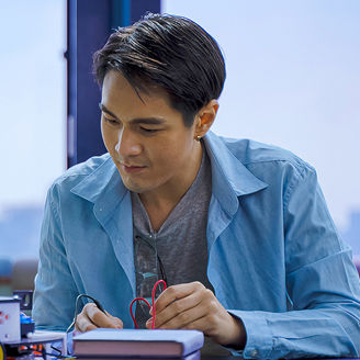 Japanese alt text: 創造力の育成～社会ニーズと教育のパラドックス