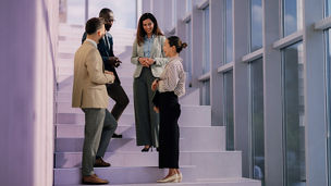 Japanese alt text: 業務ログを活用したデータ分析による労務監査支援