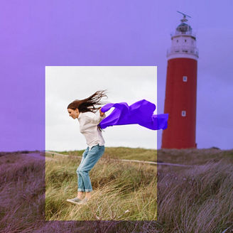 Vrouw in de duinen