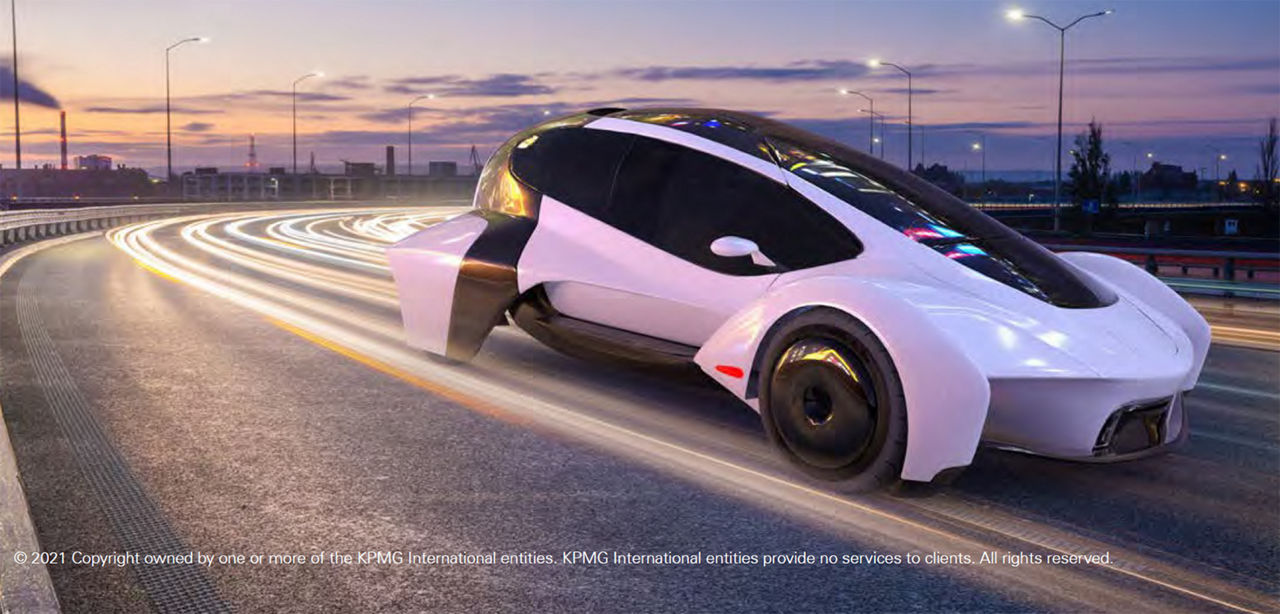 KPMG Automobilstudie: Futuristisches Elektroauto in voller Fahrt