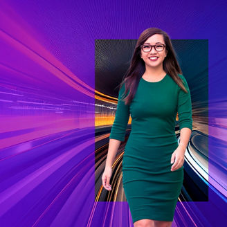 frontale Ansicht einer dynamischen Frau