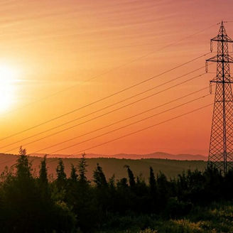 Strommast im Sonnenuntergang