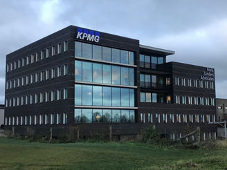 Foto van het kantoor van KPMG in Maastricht