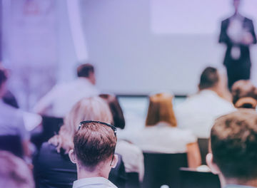 Menschen in einem Konferenzraum