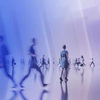 Menschen laufen herum