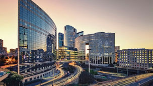 Mirror buildings in city