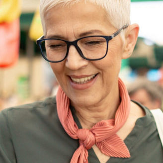 Frau im Supermarkt
