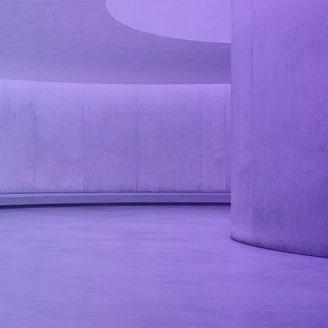 Interior de uma divisão redonda em cimento