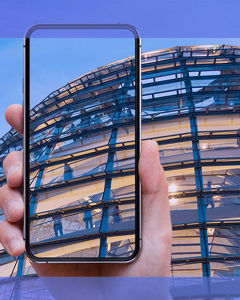 Ein Hand haltet Hendy