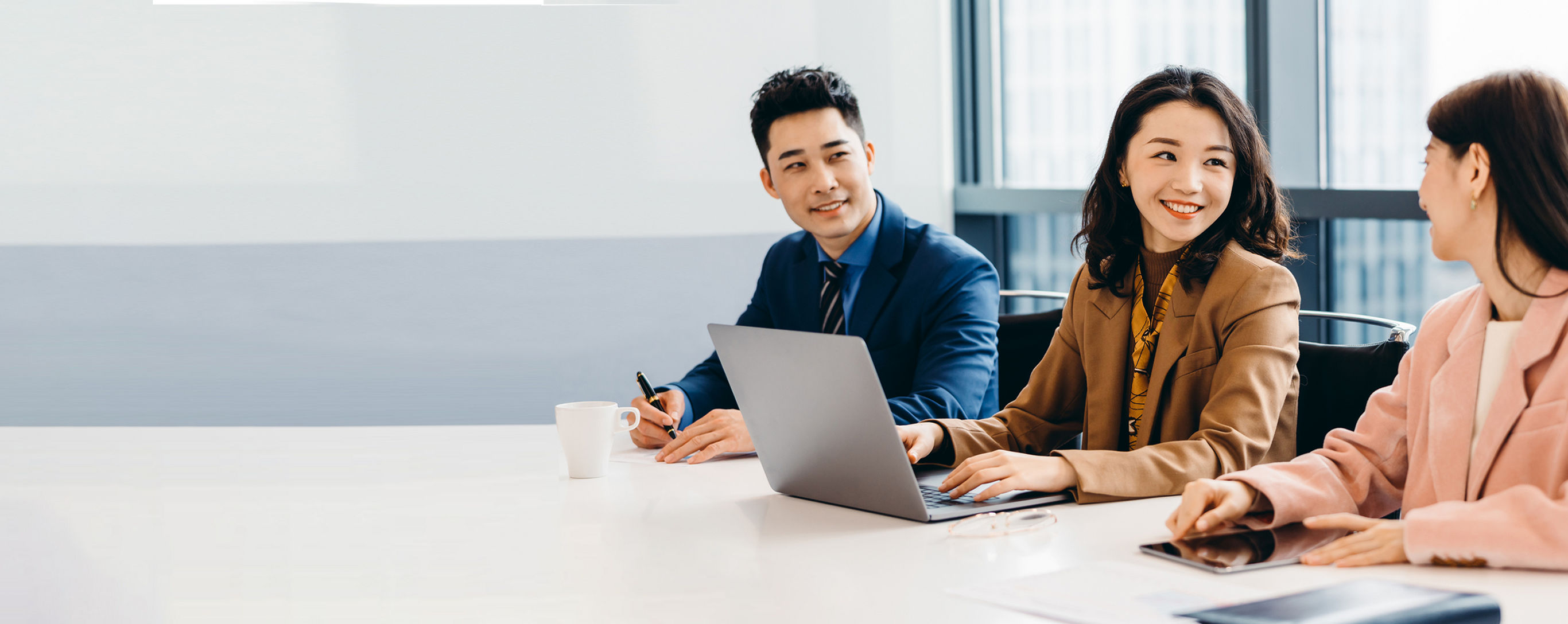 people in the meeing