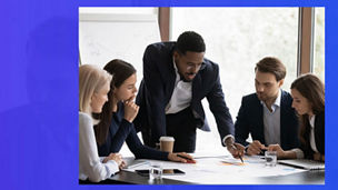 Mensen die met elkaar een meeting hebben