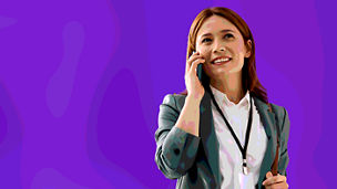 Kobieta rozmawiająca przez telefon