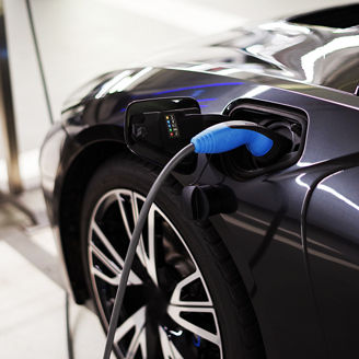 elektromobilność, samochód, samochó elektryczny, ładowarka