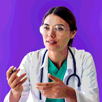 Kobieta mówiąca do grupy ludzi